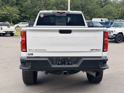 Used 2025 Chevrolet Silverado 2500 ZR2 w/ Technology Package AWD/4WD image 21