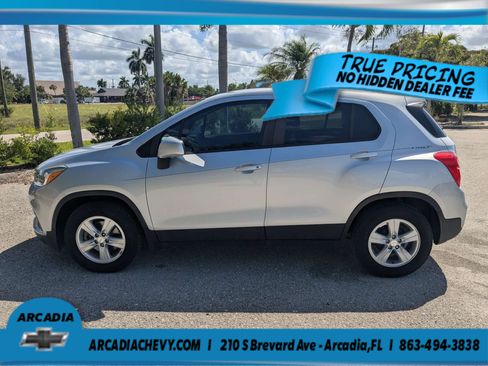 Used 2020 Chevrolet Trax LS w/ Tint and Cruise Package FWD image 8