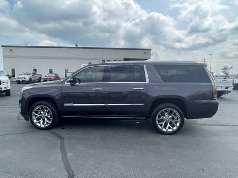 Used 2016 Cadillac Escalade ESV Premium AWD/4WD image 5