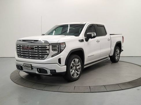 Used 2024 GMC Sierra 1500 Denali w/ Denali Reserve Package AWD/4WD image 4