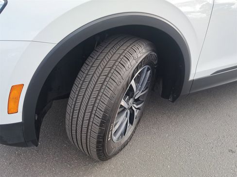 Used 2021 Volkswagen Tiguan S image 35
