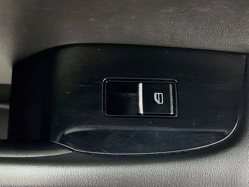 Used 2024 MAZDA MAZDA3 s FWD image 31