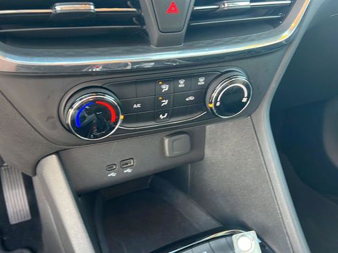 Used 2025 Buick Encore GX Preferred image 26