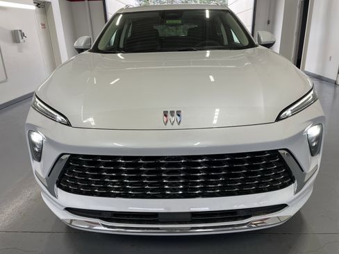 New 2026 Buick Envision Avenir image 2