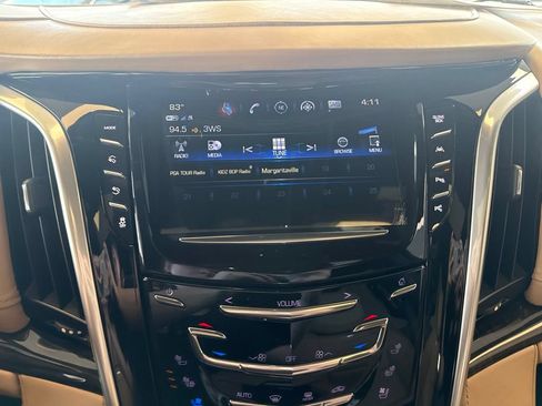 Used 2020 Cadillac Escalade Platinum AWD/4WD image 21