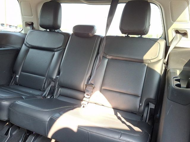 Used 2025 Ford Expedition Platinum AWD/4WD image 9