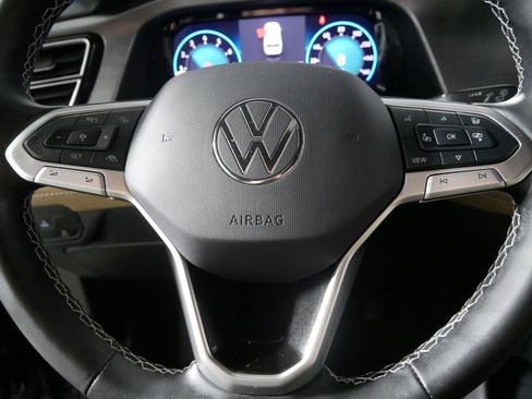 Certified 2025 Volkswagen Atlas Cross Sport SE image 25