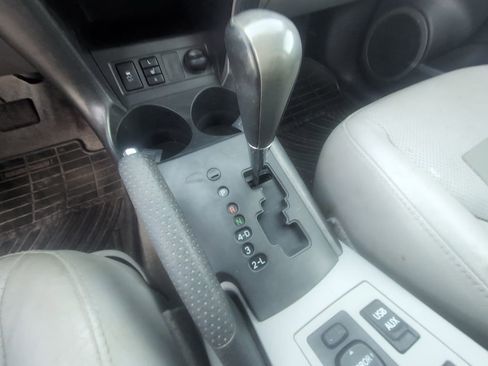 Used 2012 Toyota RAV4 Limited image 21