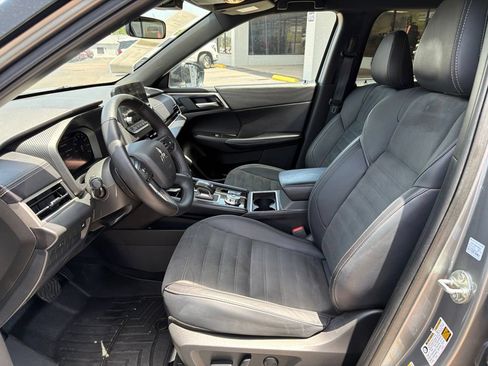 Used 2024 Mitsubishi Outlander SE Black Edition FWD image 21