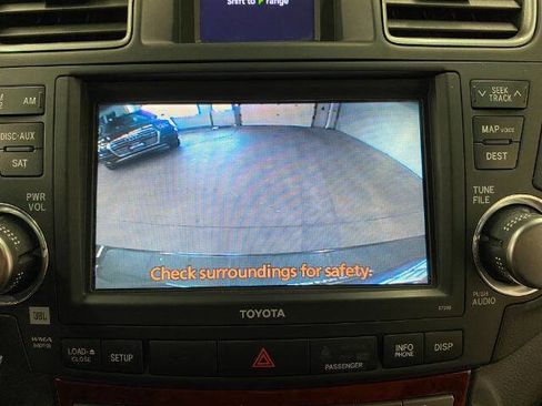Used 2011 Toyota Highlander Limited AWD/4WD image 29