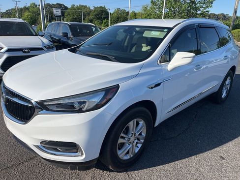 Used 2018 Buick Enclave Essence image 1