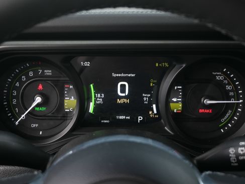 Used 2025 Jeep Wrangler Unlimited Sahara AWD/4WD image 20