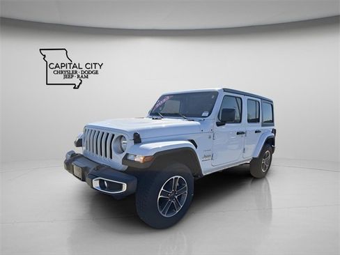 Used 2023 Jeep Wrangler Sahara image 3