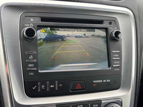 Used 2016 GMC Acadia SLT FWD image 6