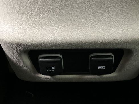 Used 2018 Chrysler Pacifica Touring Plus FWD image 20