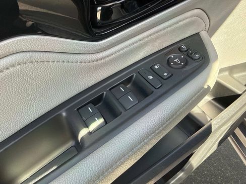 Used 2023 Honda Odyssey Elite image 19