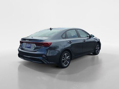 Used 2023 Kia Forte LXS image 4