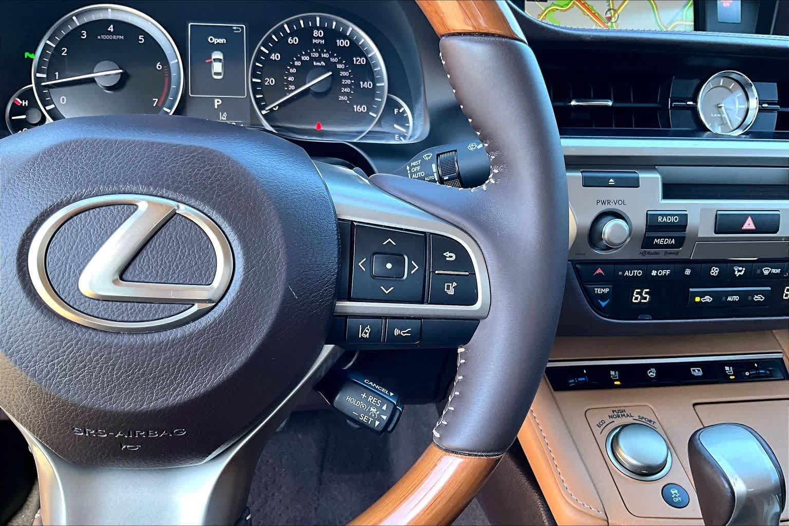 Used 2017 Lexus ES 350 w/ Luxury Package FWD image 23
