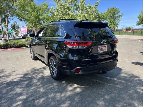 Used 2018 Toyota Highlander XLE image 7