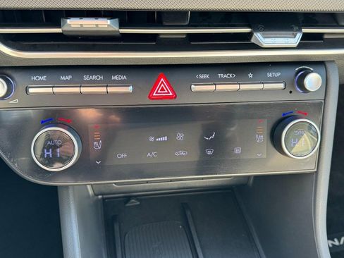 Certified 2024 Hyundai Sonata SEL w/ Convenience Package image 19