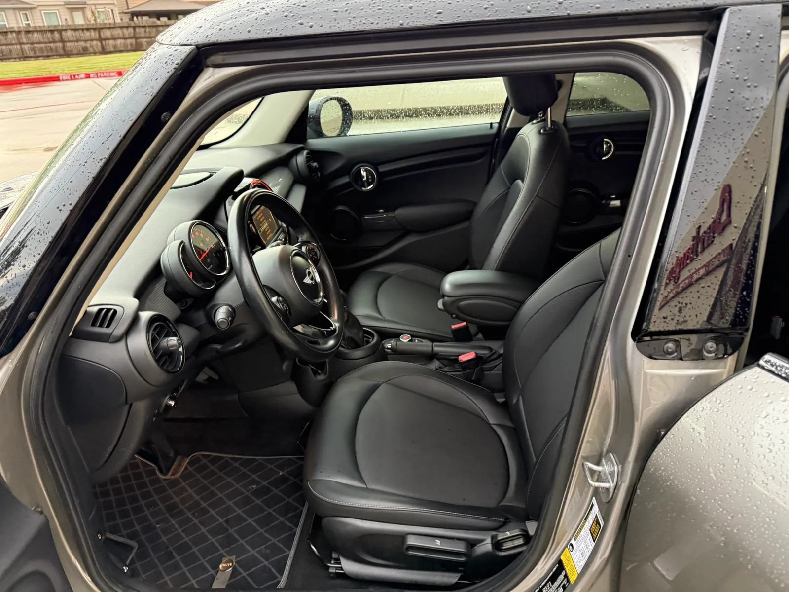 Used 2017 MINI Cooper 4-Door Hardtop FWD image 11