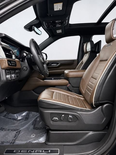 Used 2025 GMC Yukon XL Denali Ultimate AWD/4WD image 16