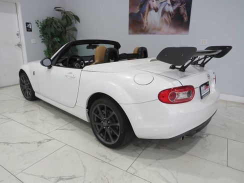Used 2015 MAZDA MX-5 Miata Club RWD image 10
