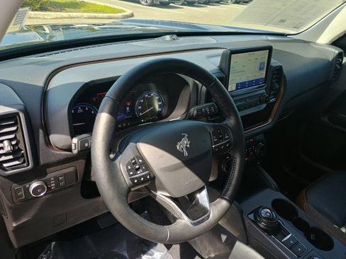 Used 2022 Ford Bronco Sport Outer Banks w/ Tech Package AWD/4WD image 12