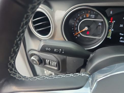 Used 2021 Jeep Wrangler Unlimited Sahara w/ Uconnect 4C Nav & Sound Group AWD/4WD image 14
