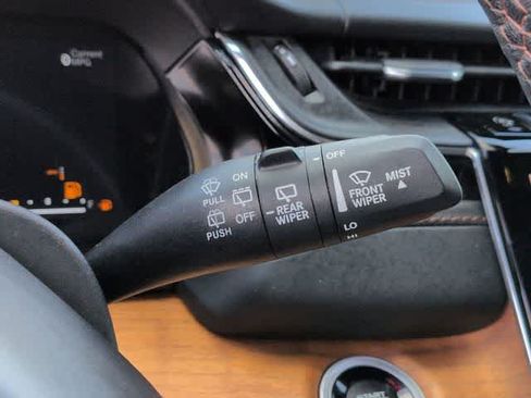 Certified 2023 Jeep Grand Cherokee Summit AWD/4WD image 27
