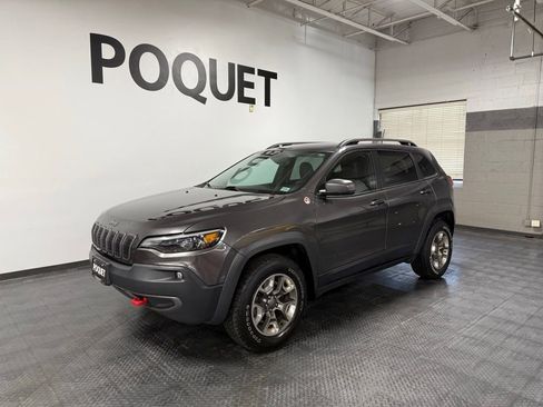 Used 2019 Jeep Cherokee Trailhawk w/ Cold Weather Group AWD/4WD image 2