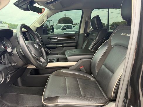 Used 2022 RAM 1500 Laramie AWD/4WD image 14