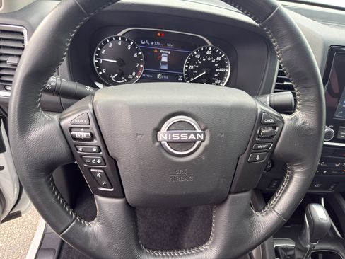 Certified 2022 Nissan Frontier SV image 16