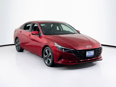 Used 2023 Hyundai Elantra SEL w/ Convenience Package FWD image 3