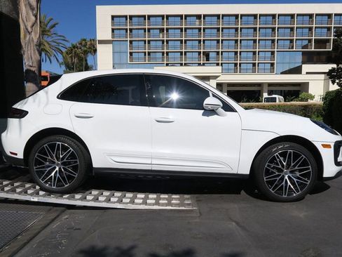 Used 2023 Porsche Macan image 52