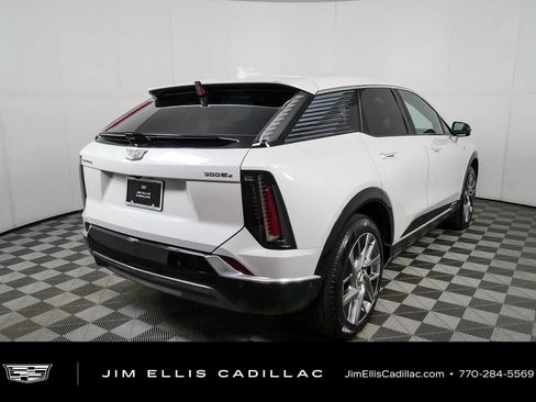 Certified 2025 Cadillac Optiq Luxury 1 AWD/4WD image 3