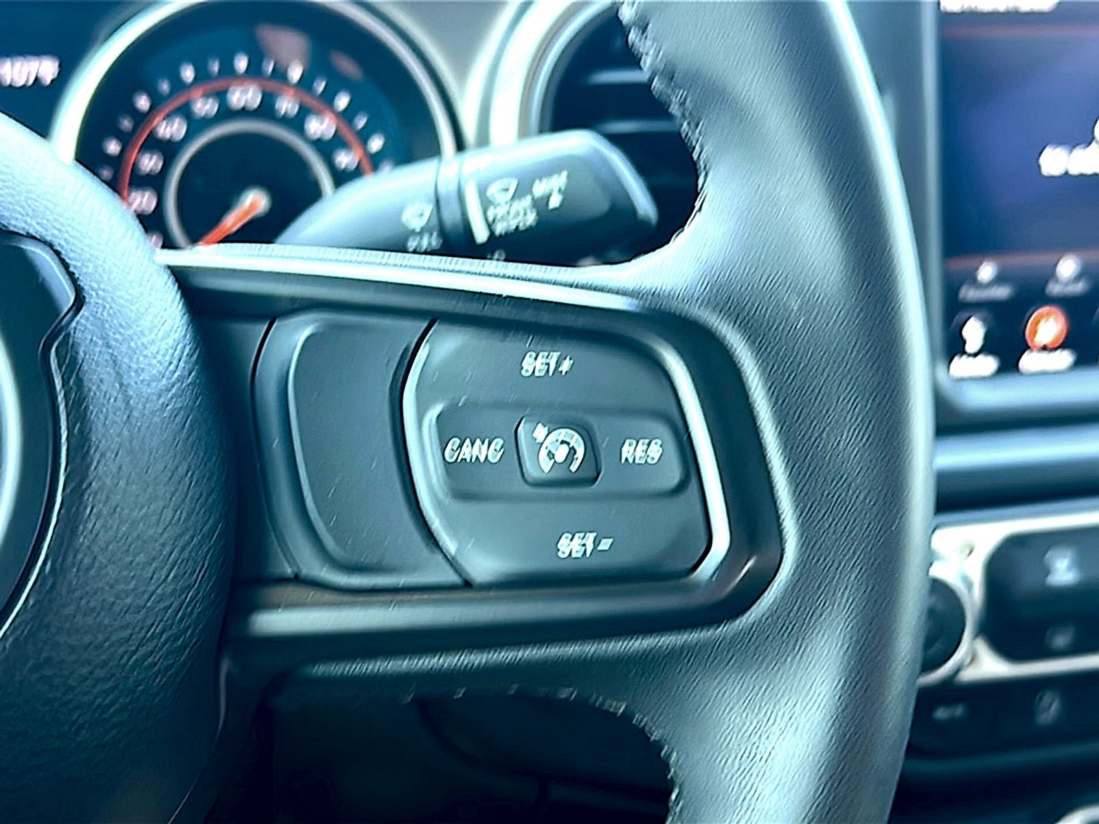 Used 2023 Jeep Gladiator Sport AWD/4WD image 28