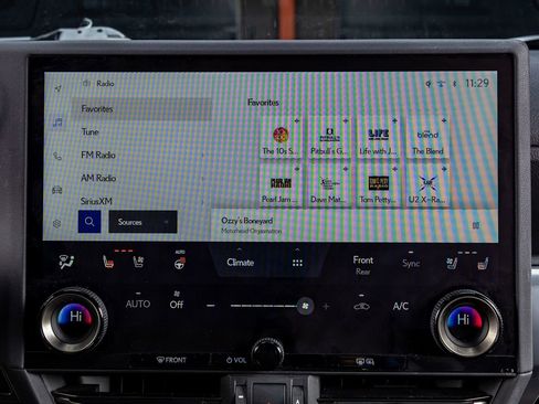 Used 2024 Lexus GX 550 image 25