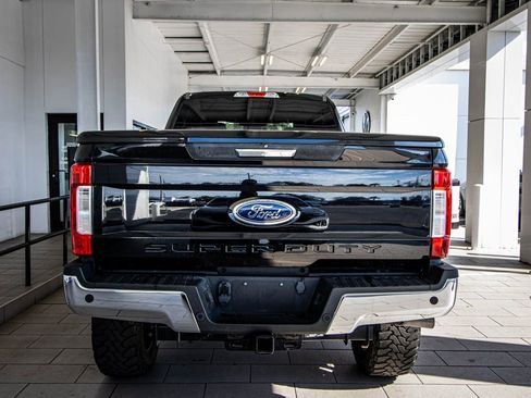 Used 2017 Ford F250 XLT w/ XLT Premium Package image 14