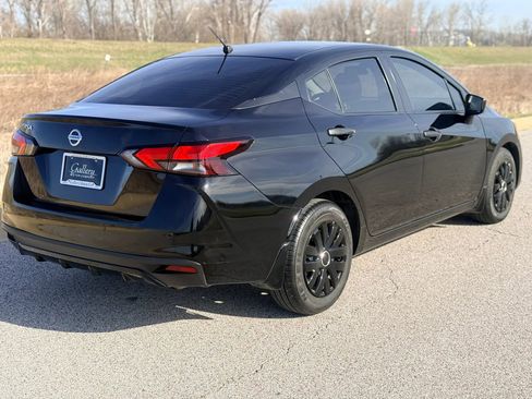 Used 2021 Nissan Versa S image 32