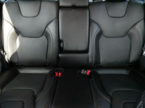 Used 2020 Jeep Cherokee Limited AWD/4WD image 13