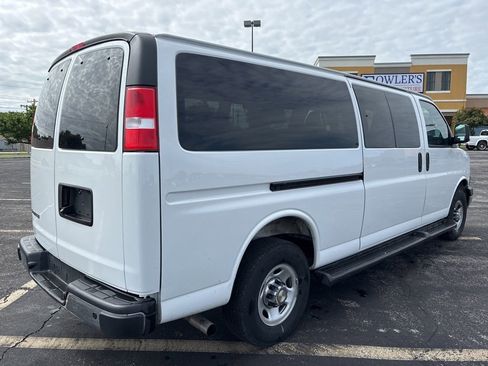 Used 2025 Chevrolet Express 3500 LT w/ LT Preferred Equipment Group RWD image 5