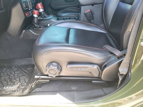 Used 2021 Jeep Wrangler Unlimited Rubicon AWD/4WD image 17