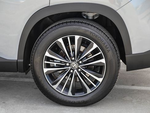 Certified 2026 Toyota Grand Highlander AWD Hybrid image 12