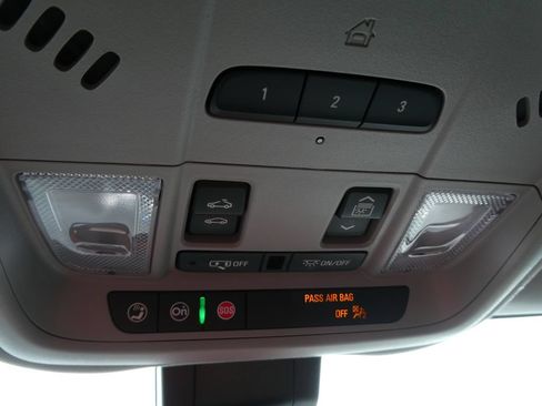 Certified 2022 GMC Terrain SLT AWD/4WD image 30