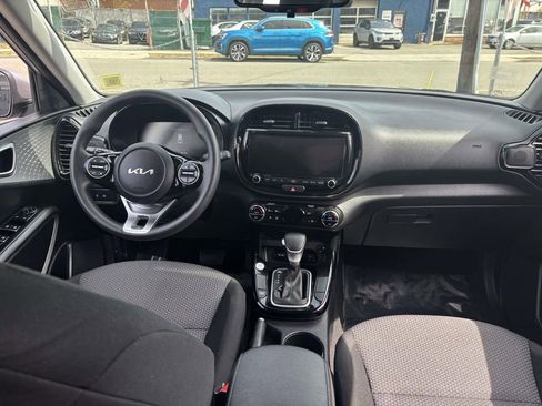 Used 2023 Kia Soul S FWD image 21