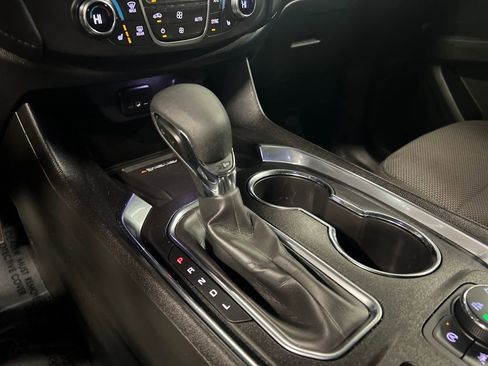 Certified 2023 Chevrolet Traverse LT image 24