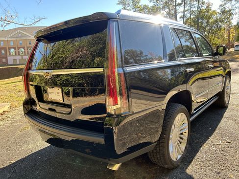 Used 2019 Cadillac Escalade Platinum image 7