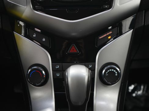 Used 2013 Chevrolet Cruze LT FWD image 17