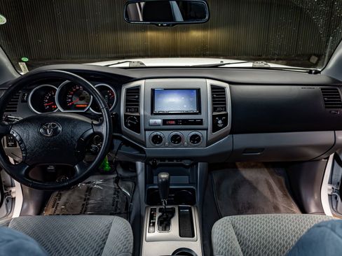 Used 2011 Toyota Tacoma 4x4 Access Cab w/ SR5 Pkg #2 image 13